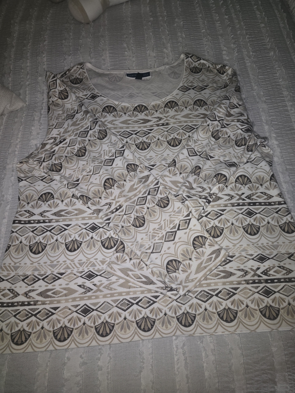 Karen Scott Neutral Geometric Long Sleeve Top in Cream and Tan